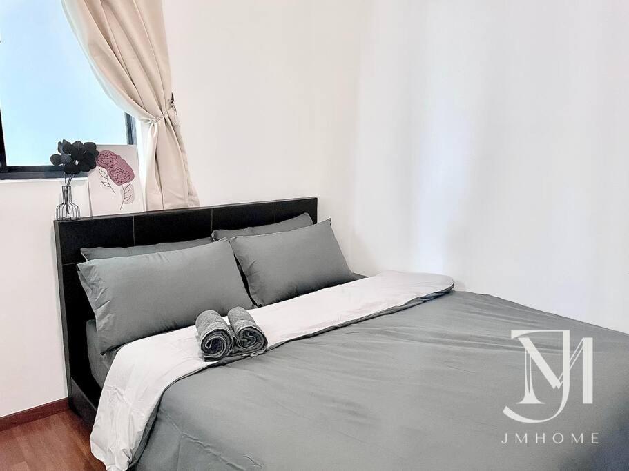 Amerin 2br View Family #8 Apartment Cheras