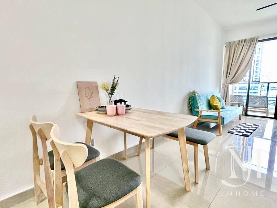 Amerin 2br View Family #8